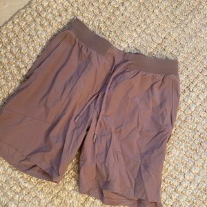 MENS LULULEMON athlesiure short - new condition